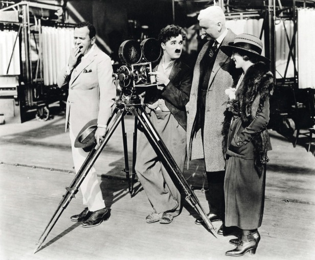 Douglas-Fairbanks-and-Charlie-Chaplin-silent-movies-24997794-1280-1056